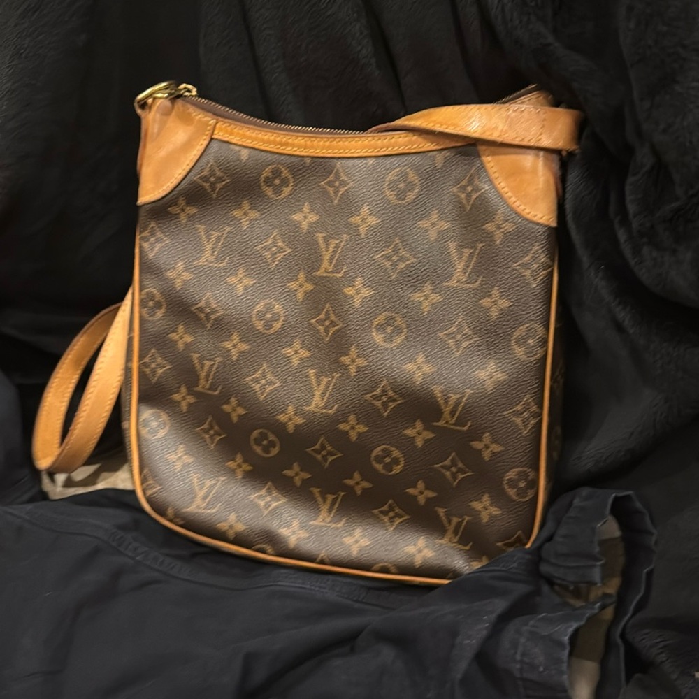 Real Louis Vuitton crossbody purse